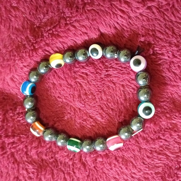 Lot of Bracelets and a broach - Picture 4 of 7